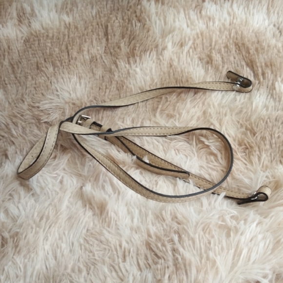 GUESS Handbag - Picture 8 of 8